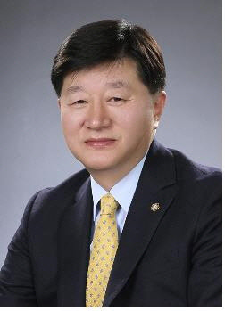 서울고 30대 총동창회장 신현호 변호사[서울고등학교 총동창회 제공]